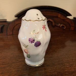 Aynsley Florida White Sugar Pepper Shaker Gold Trim Fruits Pear Apple England
